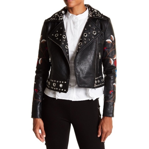Romeo & Juliet Couture Jackets & Blazers - Romeo & Juliet Couture Floral Embroidered Jacket
